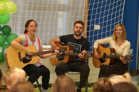 OSEM LET VRTCA CERKNICA 05 FOTO ARHIV VRTCA